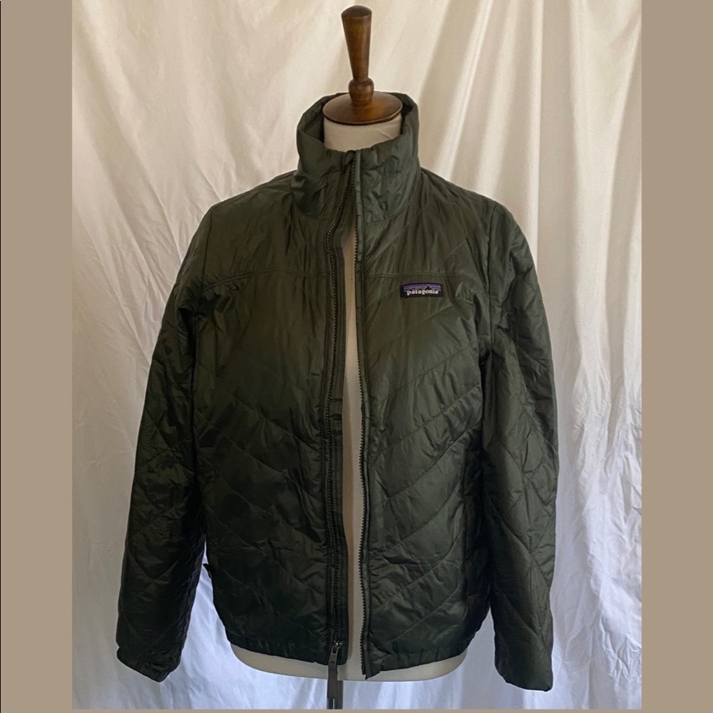 Green Size Medium Patagonia Bomber Jacket.